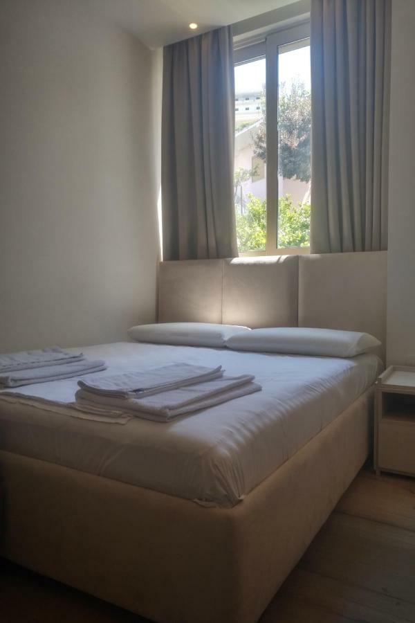 Deluxe Sea Apartment Vlorë Exterior foto